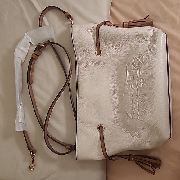 COACH MEDIUM TOTE 2022 IN PERFECT CONDITION - Picture 5 of 10